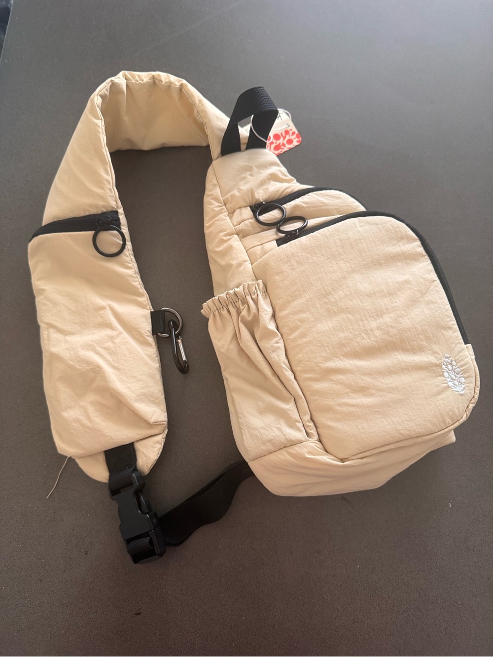 Free People Renegade Women's  Adjustable Strap Crossbody Sling Bag Ivory NWT - Picture 4 of 7